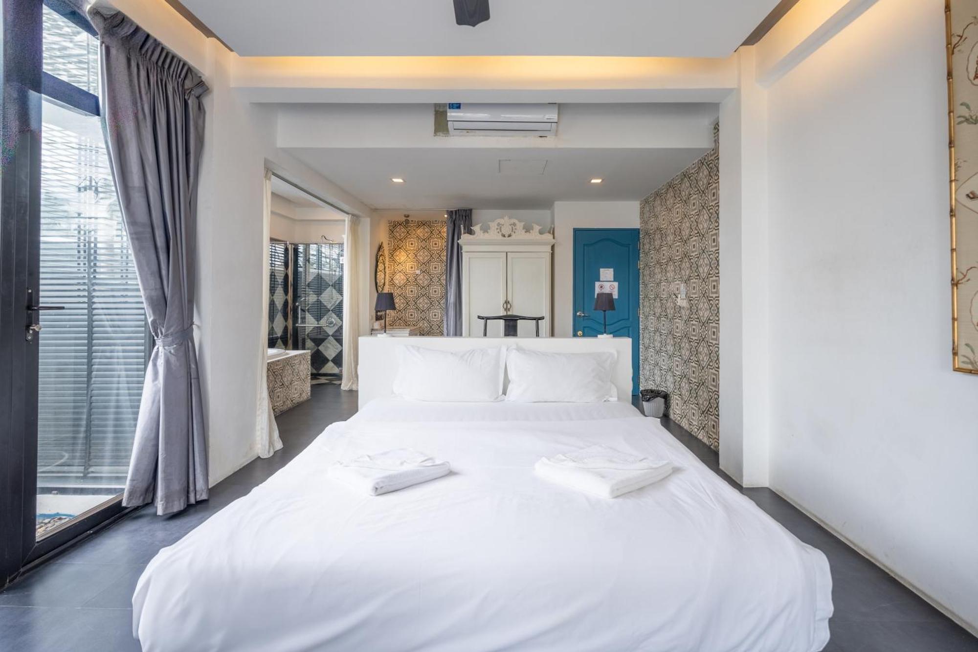 See Sea Villa Phuket Sha Patong Esterno foto